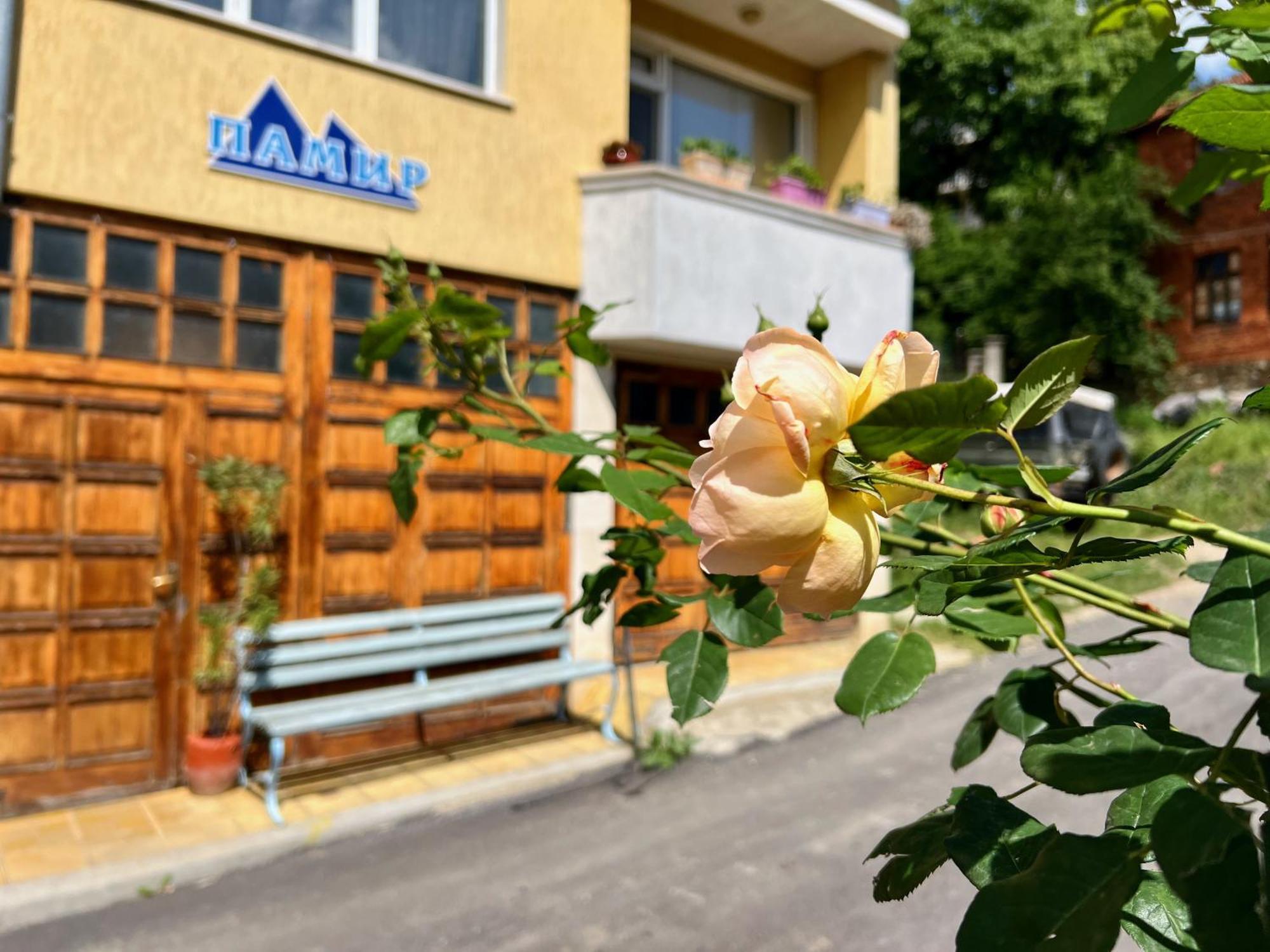 Pamir Guest House Sjipkovo Exteriör bild